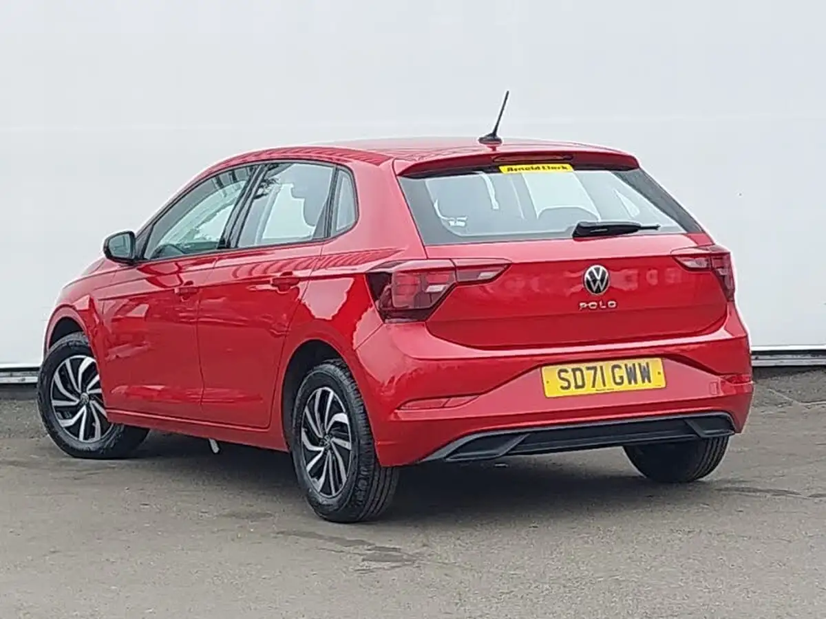 2021-volkswagen-polo-10-tsi-life-big-1