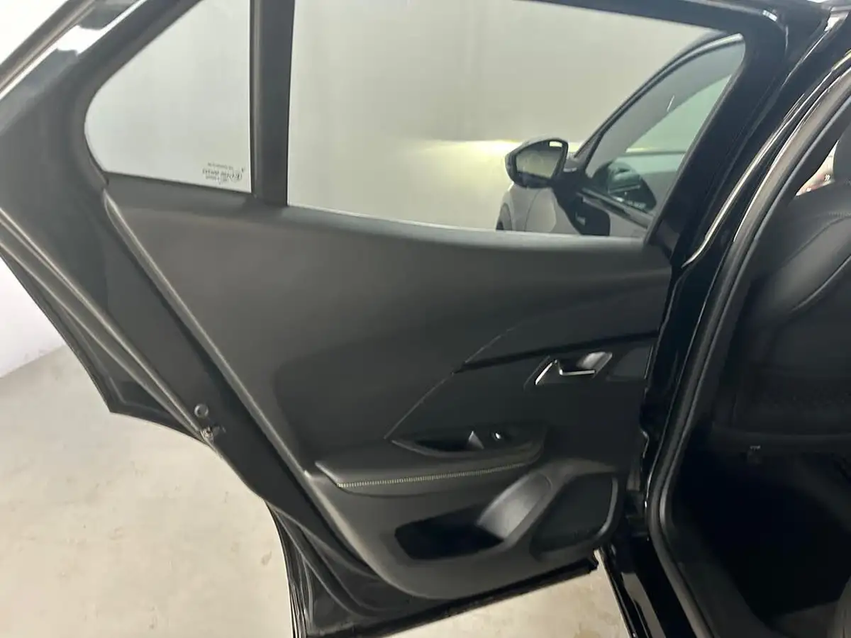 2022-peugeot-2008-suv-12-puretech-gt-big-32