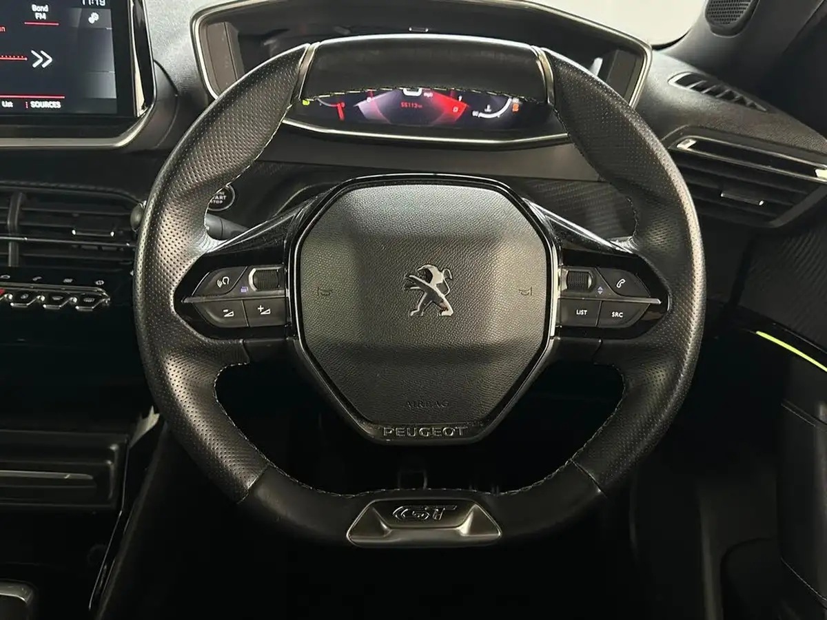 2022-peugeot-2008-suv-12-puretech-gt-big-8