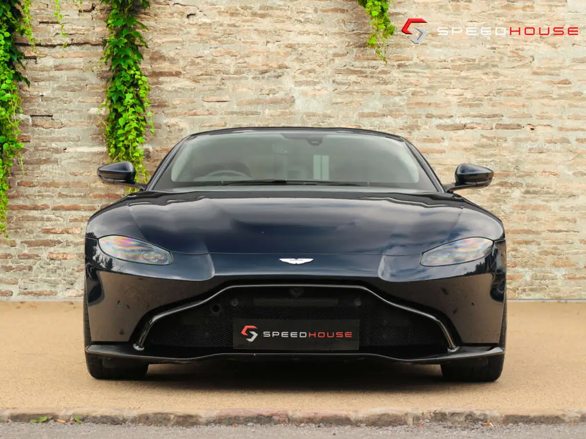 2019-aston-martin-vantage-40-v8-vantage-big-12
