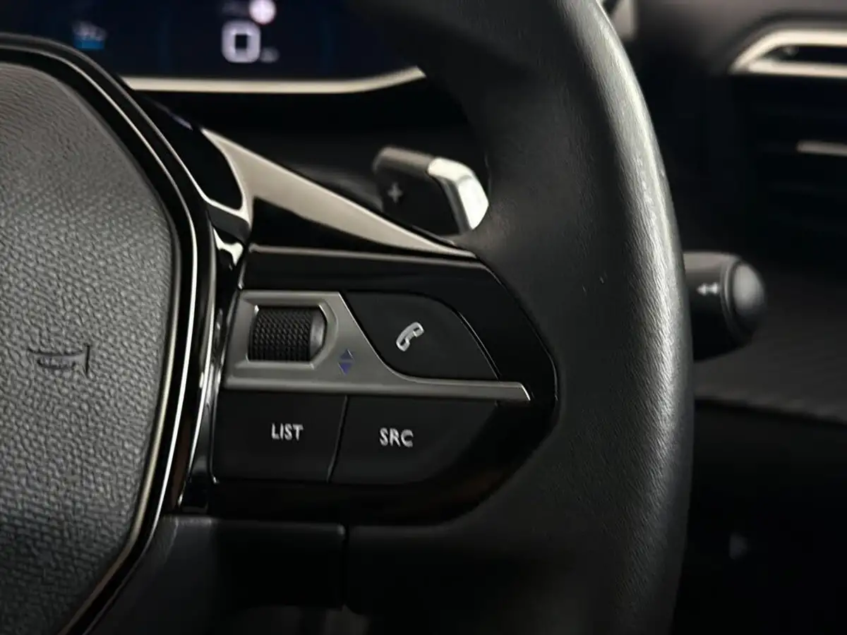 2022-peugeot-208-12-puretech-allure-premium-100bhp-eat8-big-22