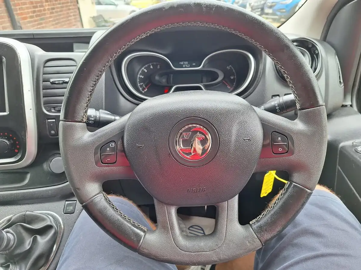2017-vauxhall-vivaro-16cdti-sportive-2900-l2h1-125pseu6-biturbo-ss-ecotec-panel-big-21