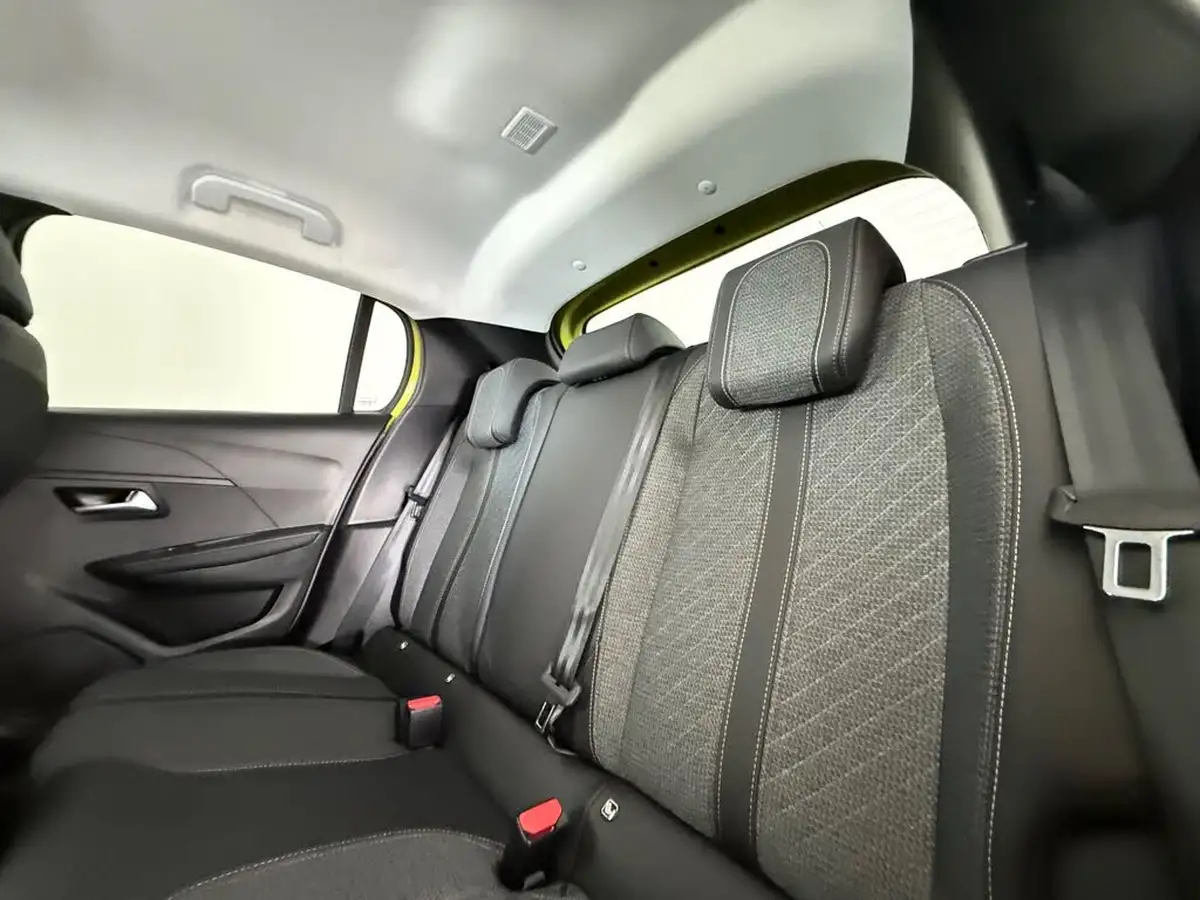 2024-peugeot-208-12-puretech-allure-big-15