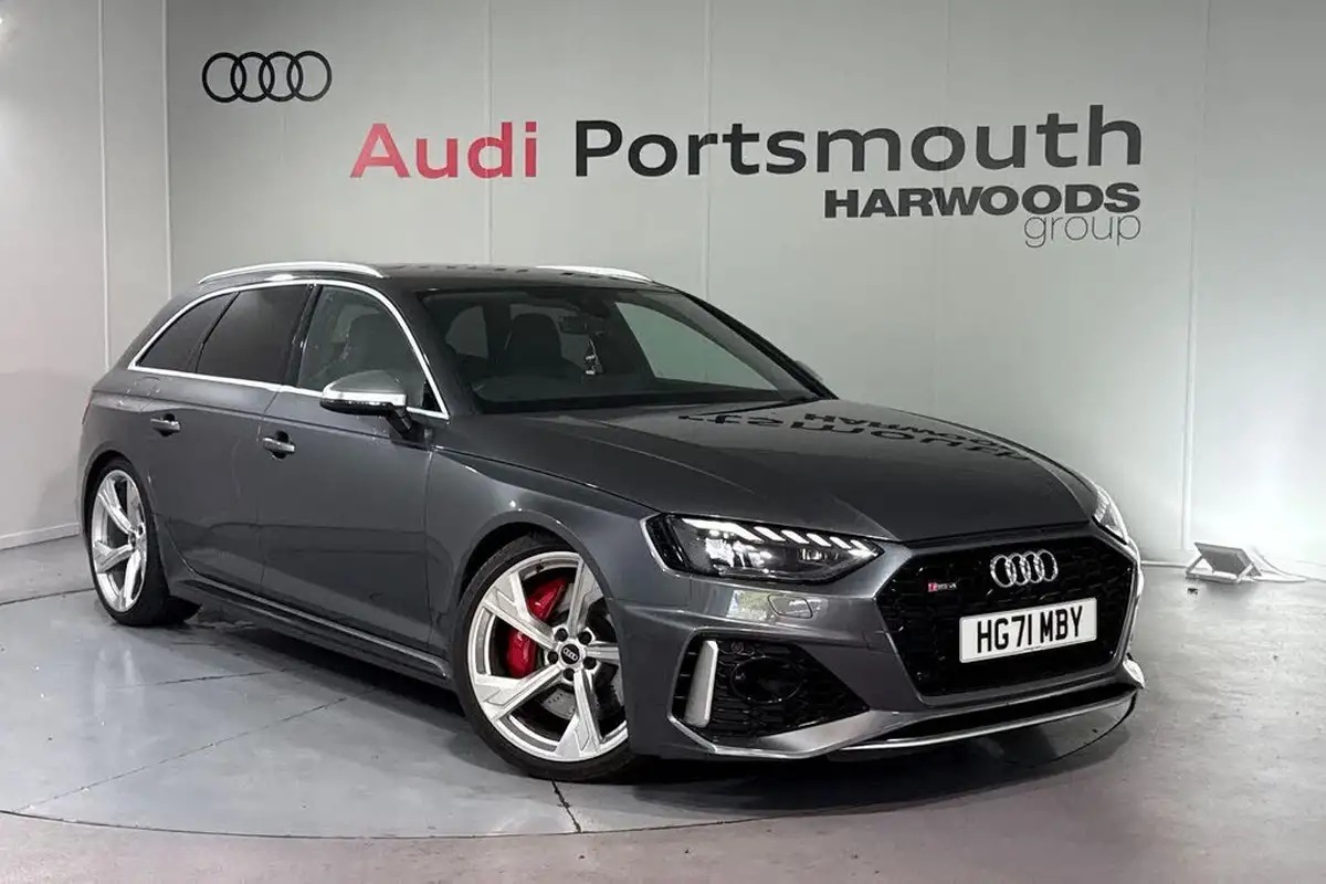 2022-audi-rs4-avant-29-tfsi-big-0