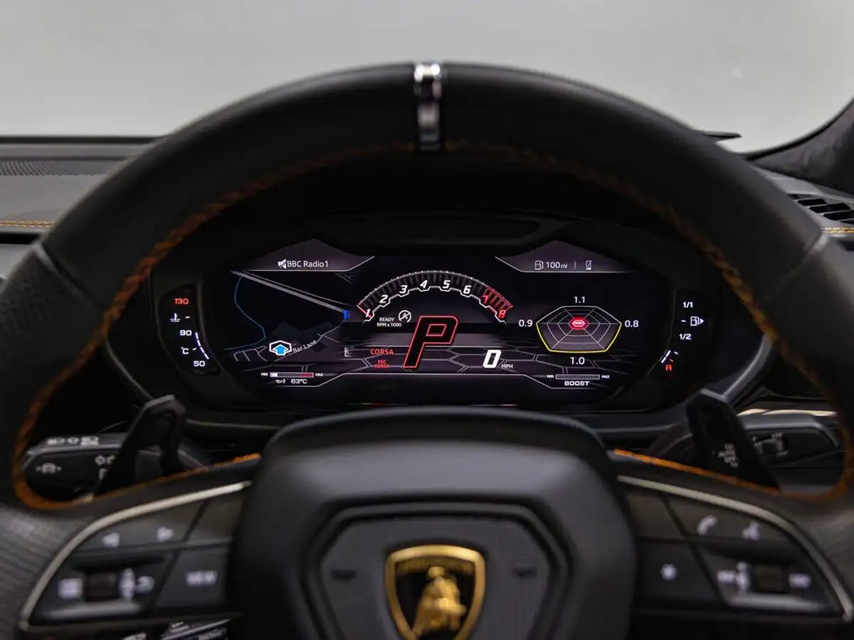 2021-lamborghini-urus-40-no-trim-big-17