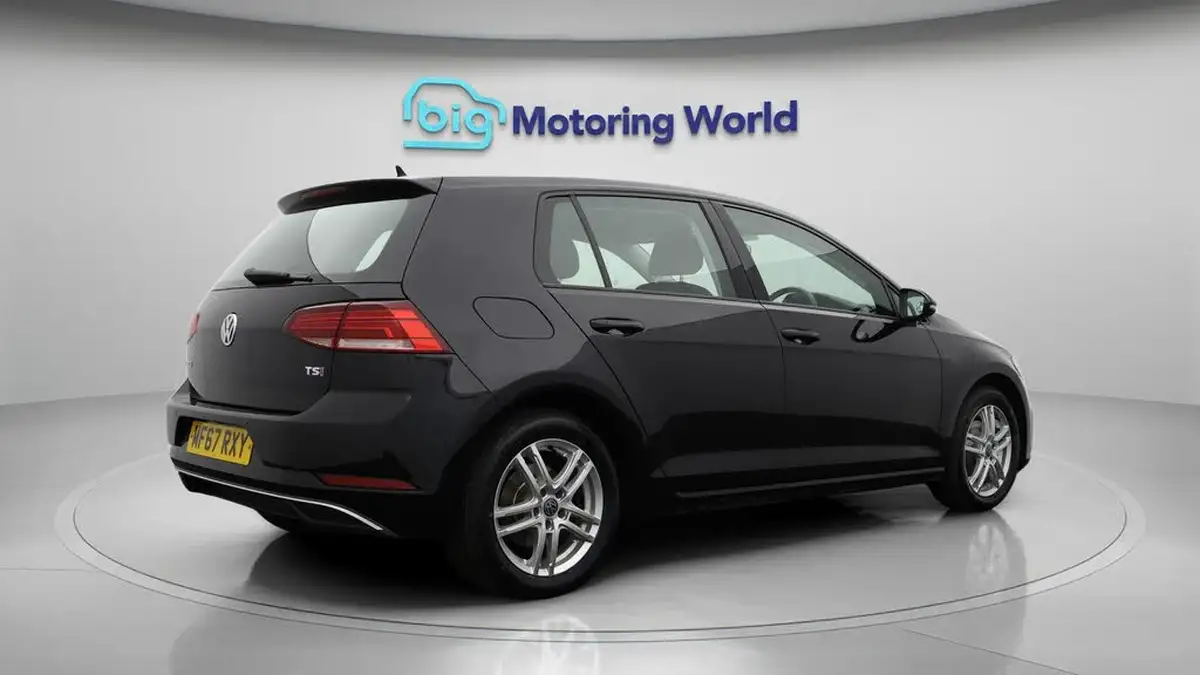 2017-volkswagen-golf-14-tsi-se-nav-ss-hatchback-5d-big-7