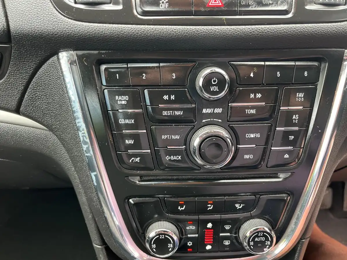 2013-vauxhall-mokka-16-exclusiv-big-41