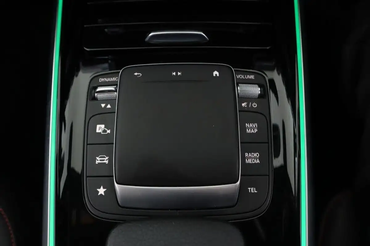 2022-mercedes-benz-glb-class-20d-glb220d-amg-line-premium-plus-big-23