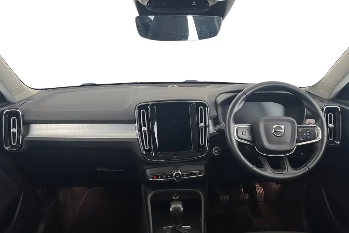 2021-volvo-xc40-15-t3-momentum-161bhp-big-5
