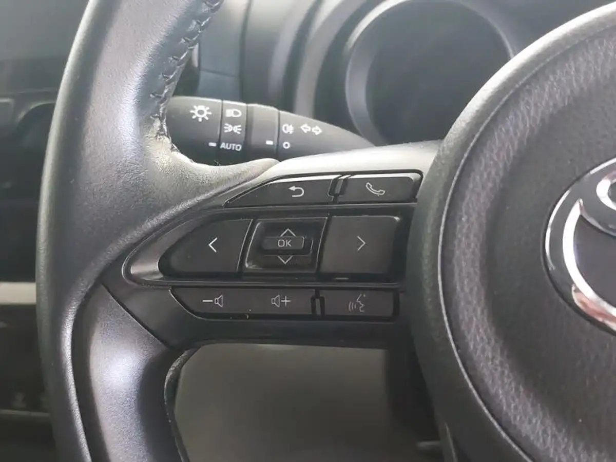 2022-toyota-yaris-cross-15-vvt-i-icon-big-13