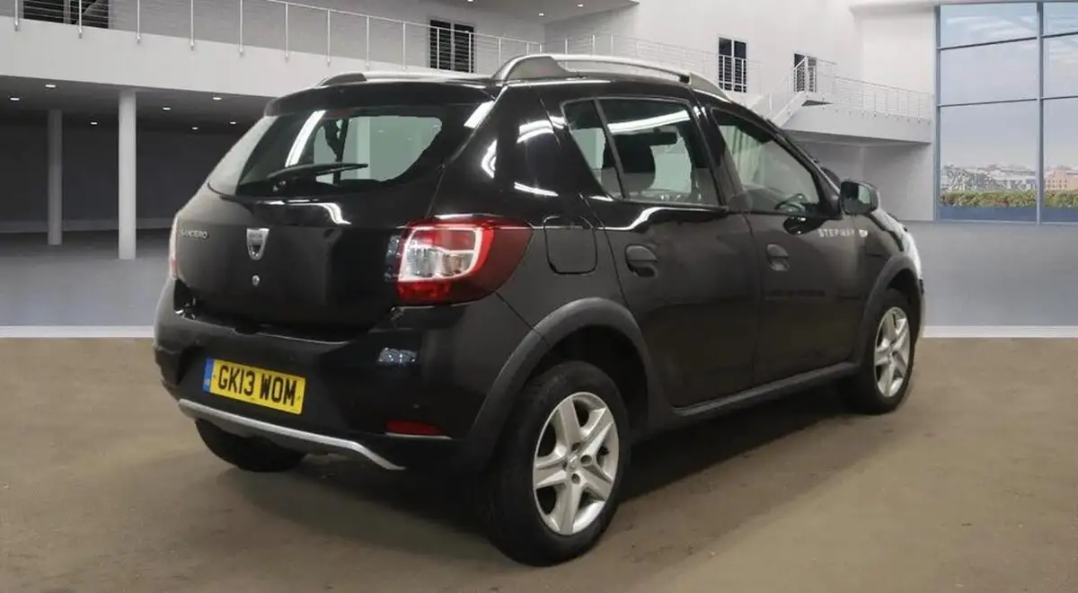 2013-dacia-sandero-stepway-09-laureate-big-3