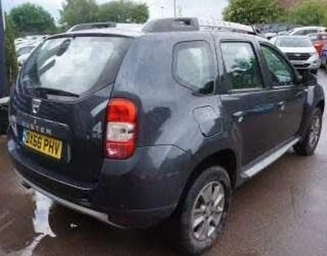 2016-dacia-duster-15dci-laureate-110bhp-4x4-ss-station-wagon-5d-big-7