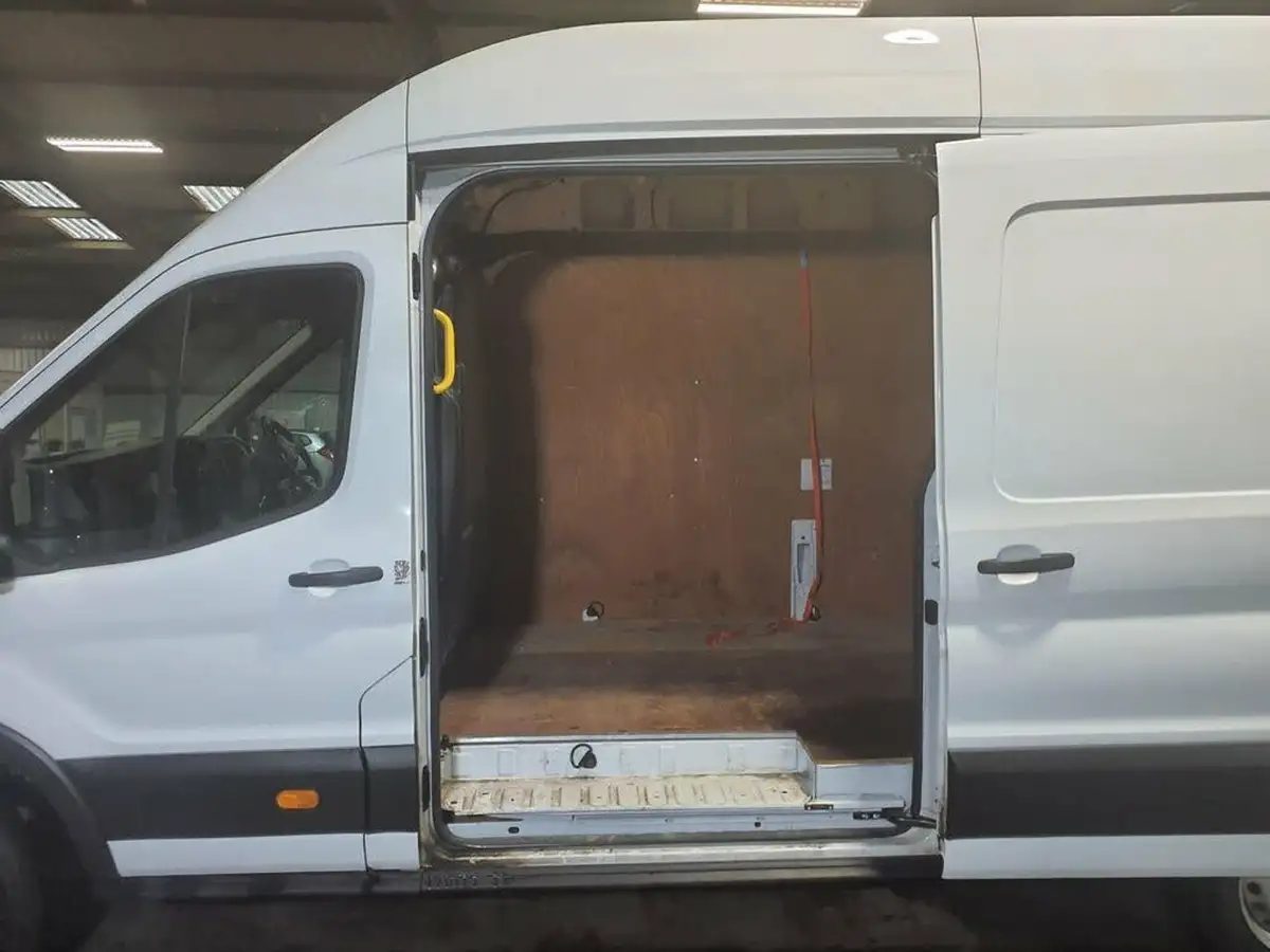 2022-ford-transit-big-4