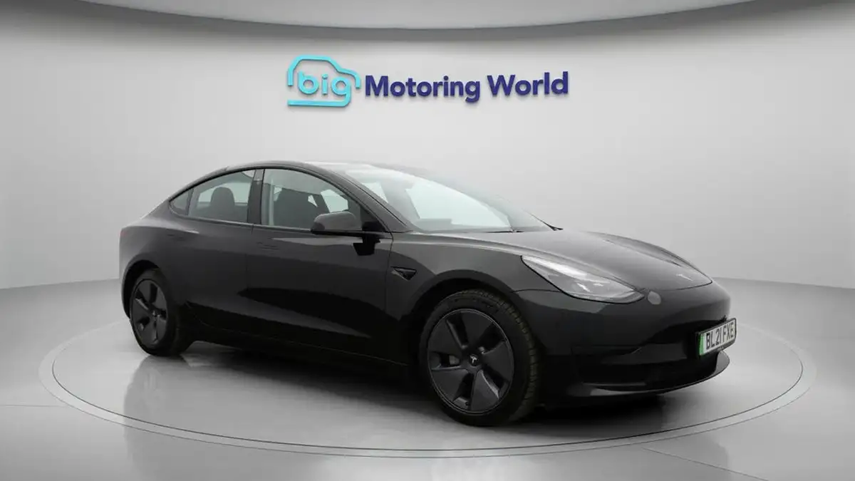 2021-tesla-model-3-e-standard-plus-big-1