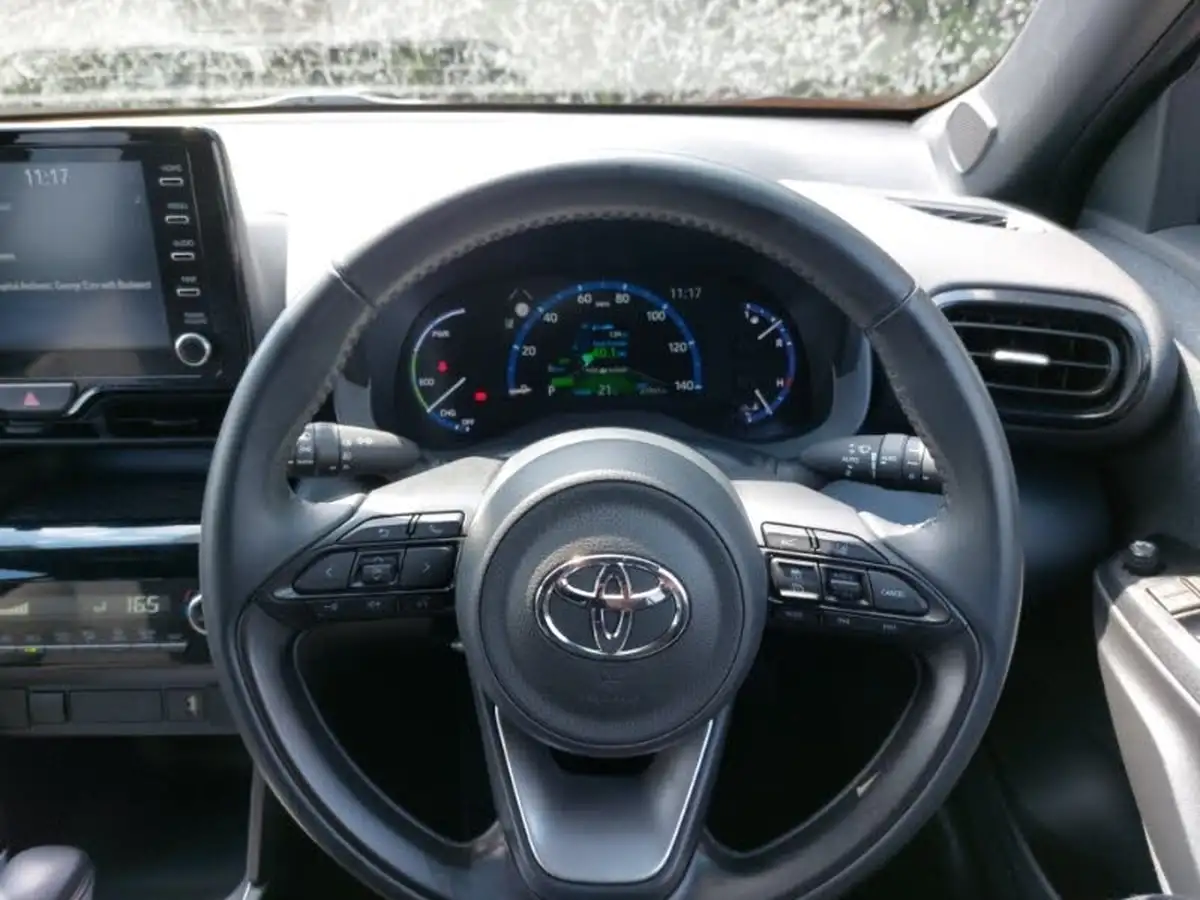 2021-toyota-yaris-15-vvt-i-design-panoramic-roof-big-16