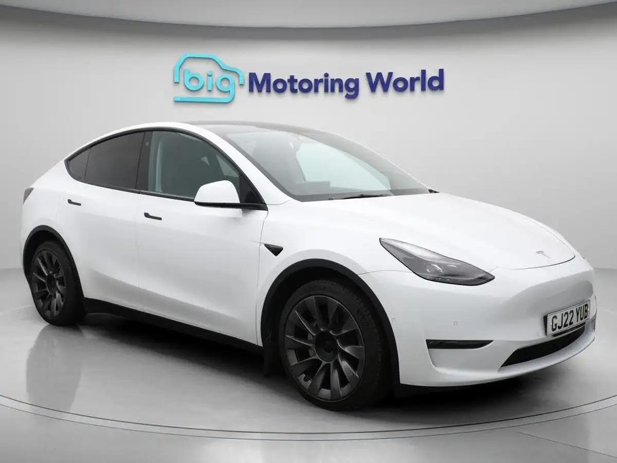 2022-tesla-model-y-e-long-range-big-0