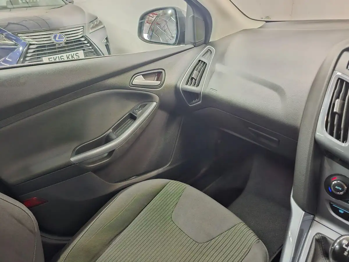 2014-ford-focus-10-titanium-navigator-scti-125ps-hatchback-big-77