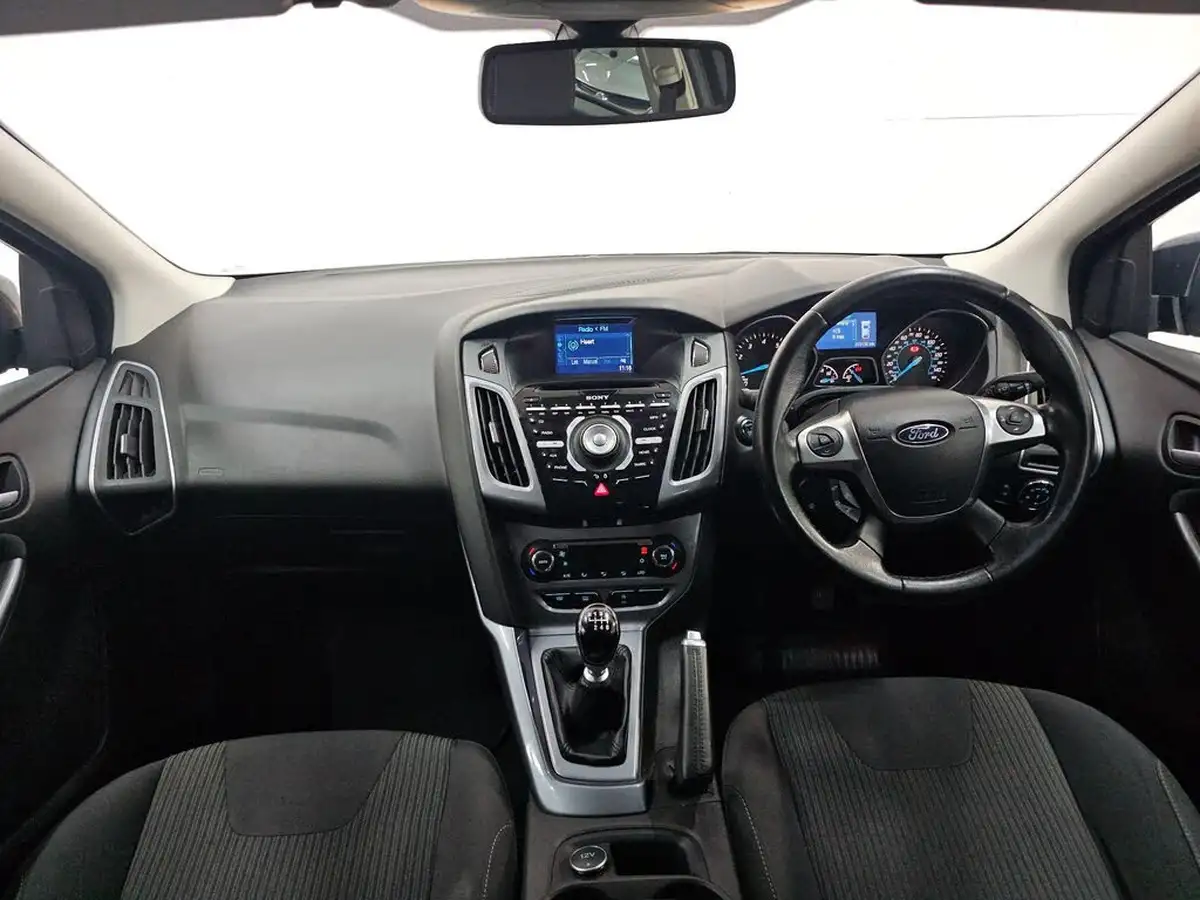 2014-ford-focus-10-titanium-navigator-scti-125ps-hatchback-big-1