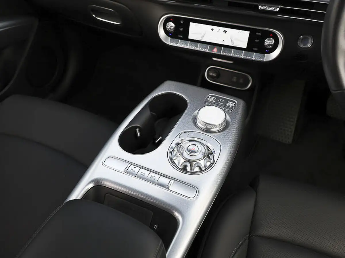 2022-genesis-gv60-e-sport-big-9