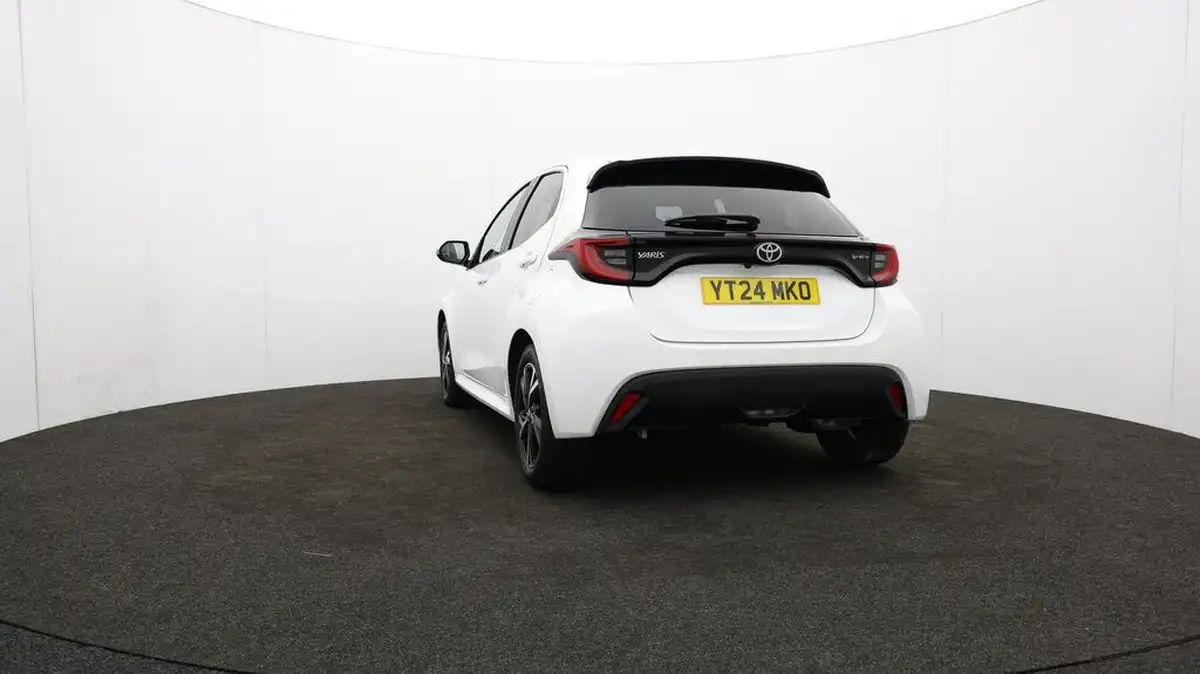 2024-toyota-yaris-15-vvt-i-design-big-33