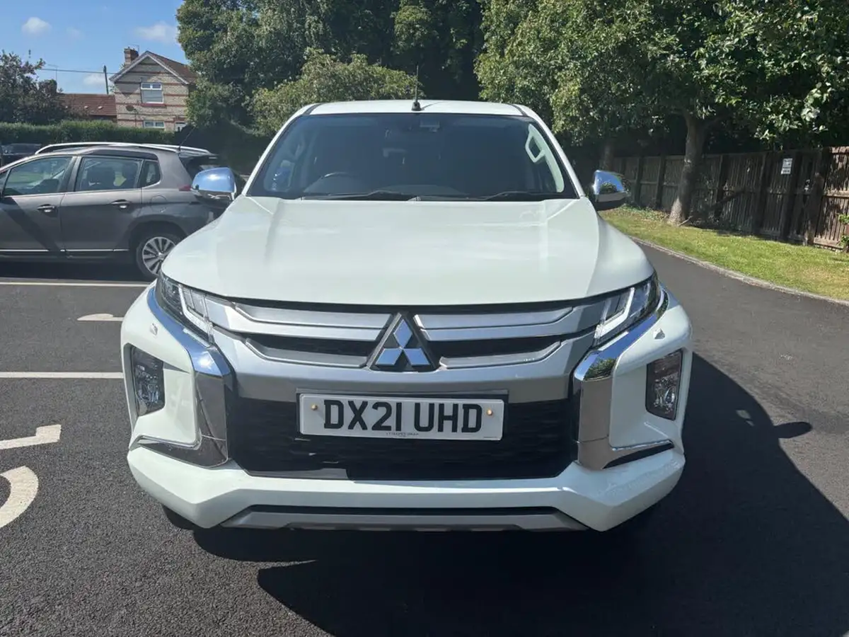 2021-mitsubishi-l200-22di-d-warrior-big-1