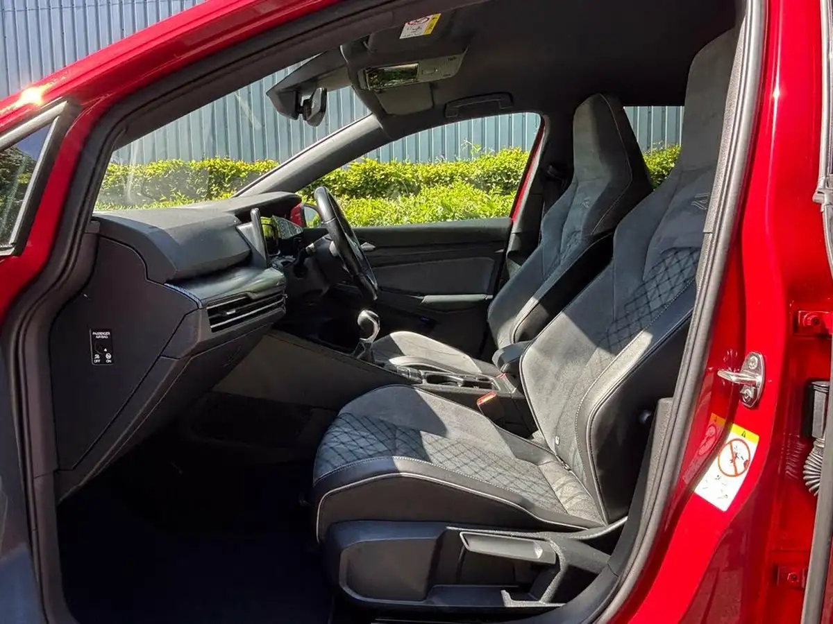 2021-volkswagen-golf-15-tsi-r-line-150ps-hatchback-big-16