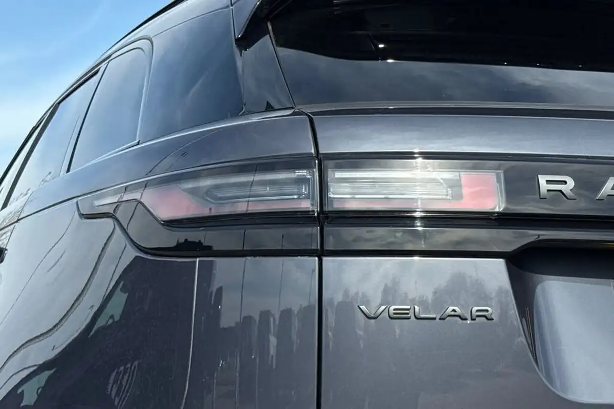 2023-land-rover-range-rover-velar-20-d200-dynamic-se-big-28
