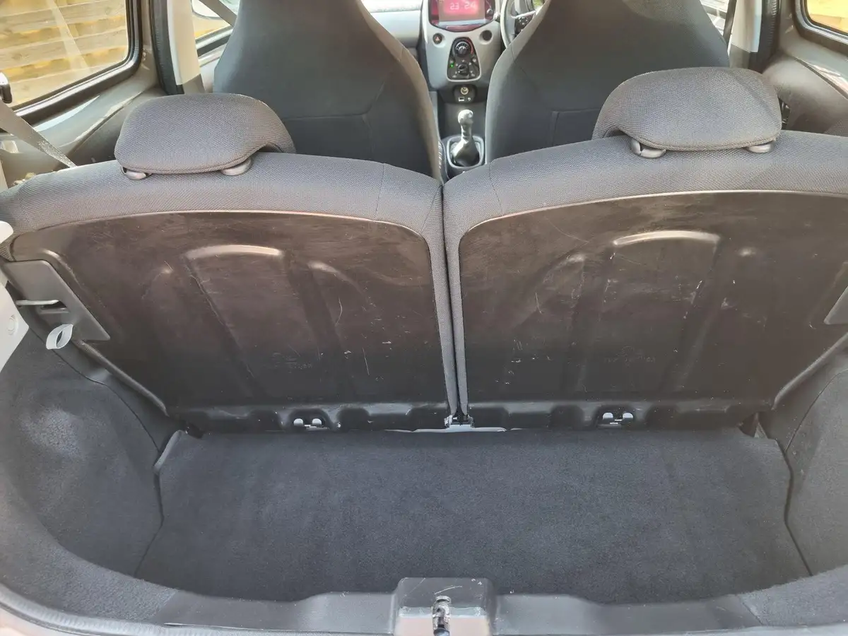 2015-citroen-c1-10-vti-feel-5d-big-9