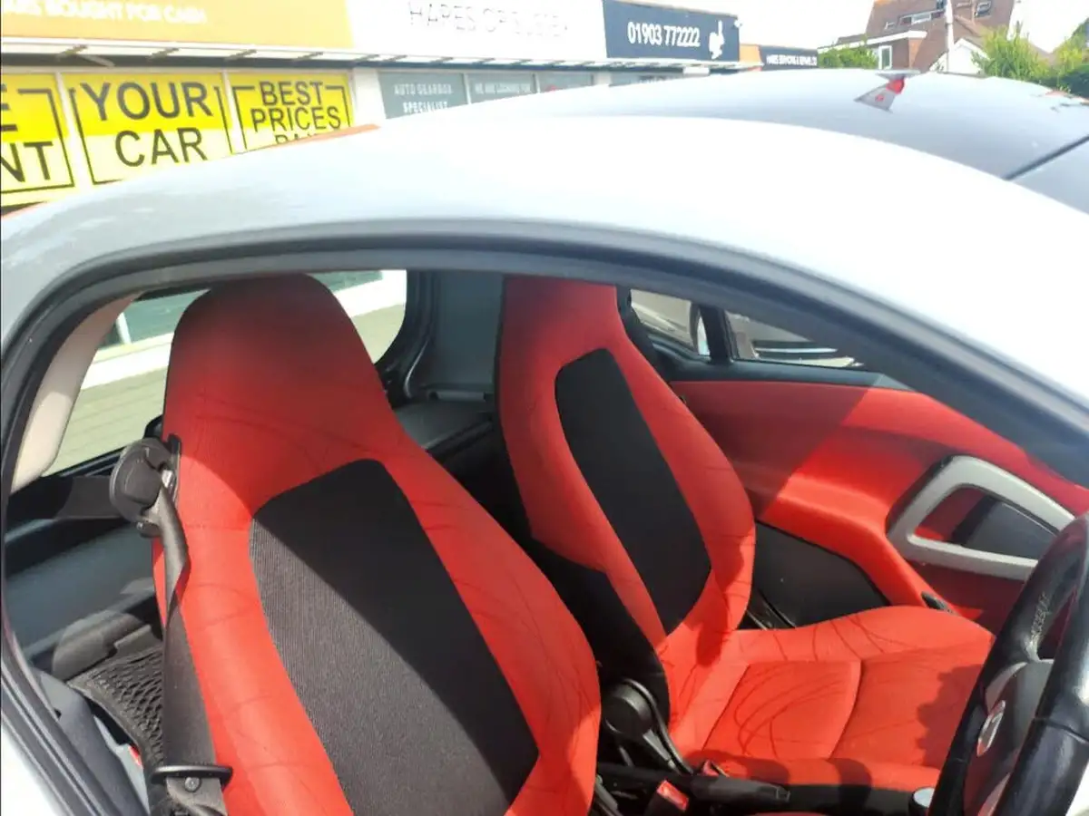 2012-smart-fortwo-10-passion-71bhp-coupe-softouch-big-8