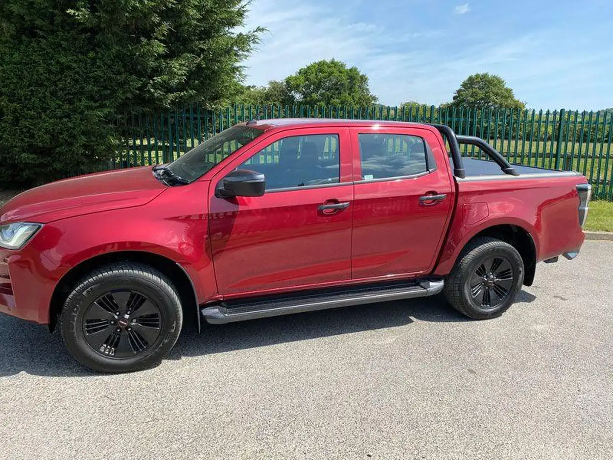 2022-isuzu-d-max-19td-v-cross-pick-up-auto-big-10