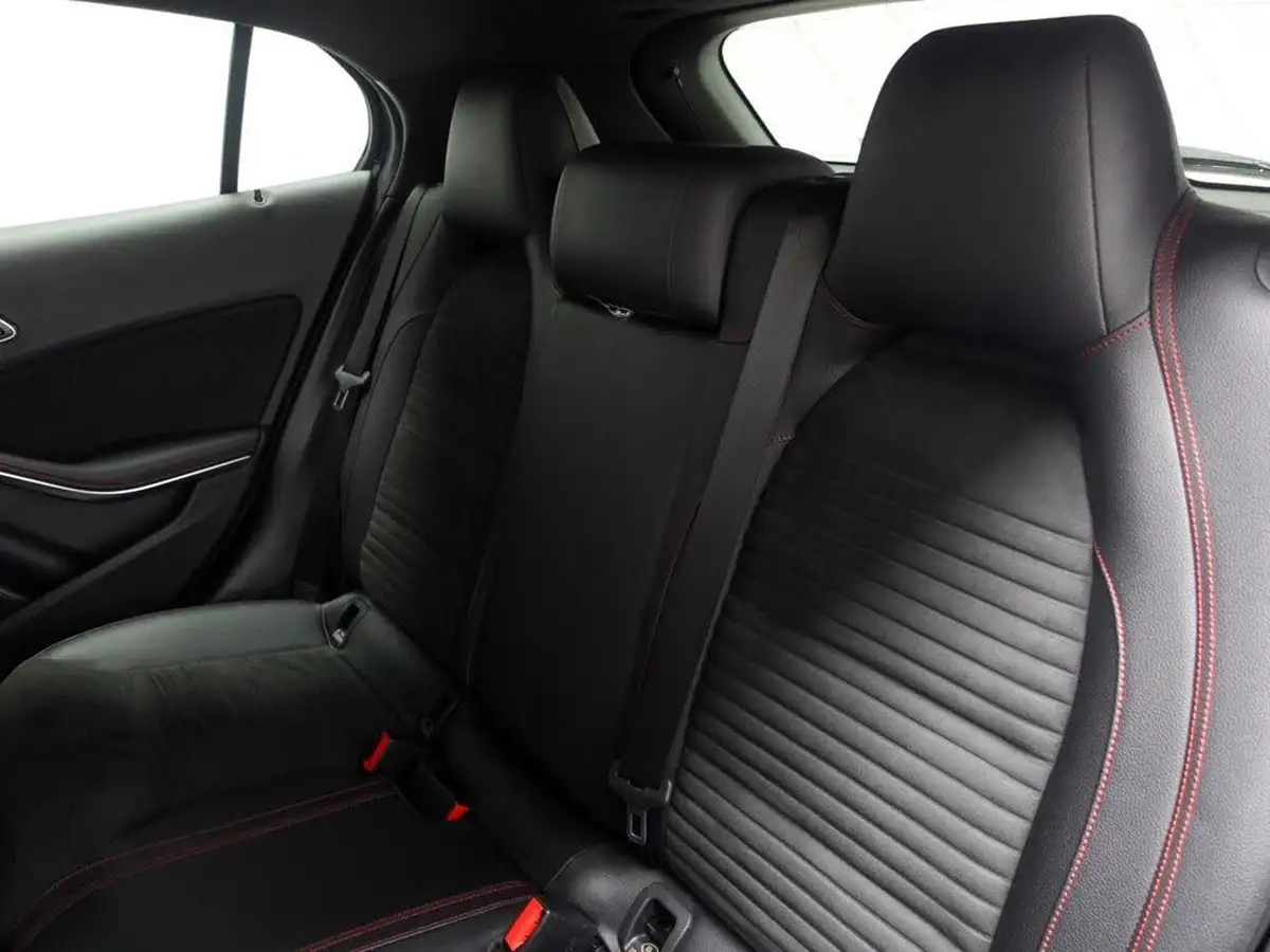 2017-mercedes-benz-gla-class-21d-gla-220d-amg-line-executivess-big-16