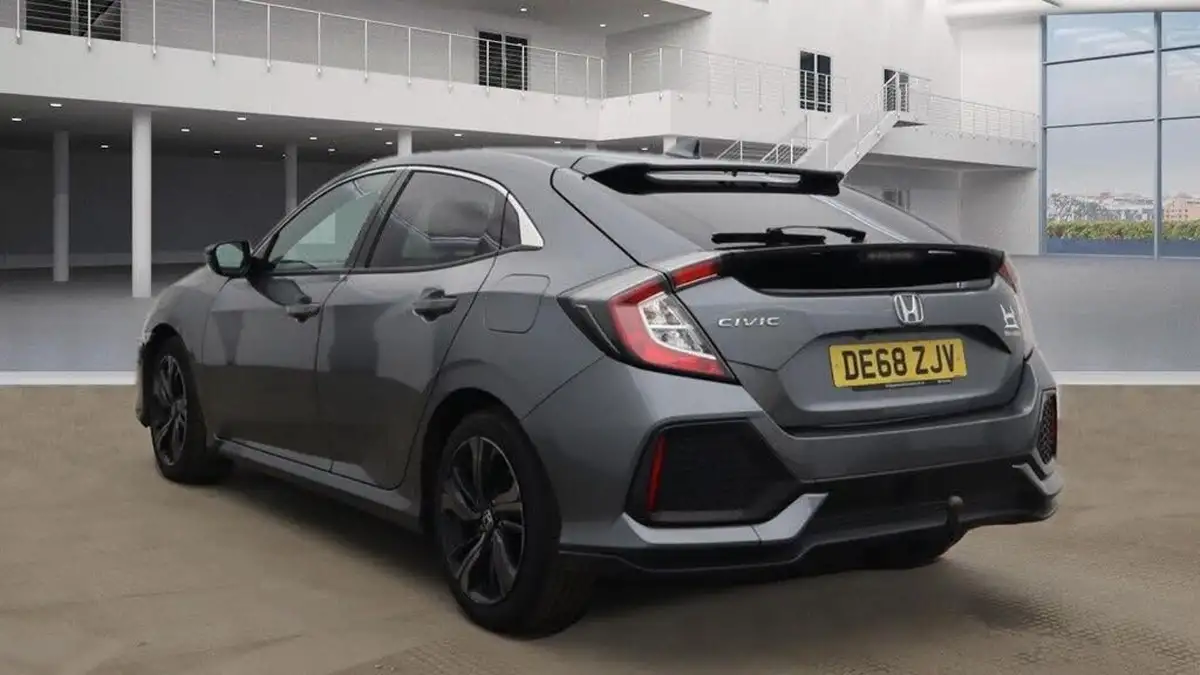 2018-honda-civic-16-i-dtec-ex-tech-packss-hatchback-5d-auto-big-2