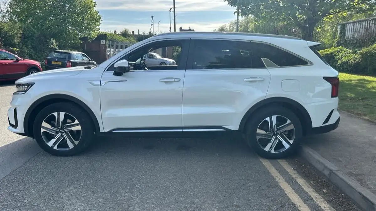 2023-kia-sorento-16-t-gdi-4-261bhp-phev-big-28