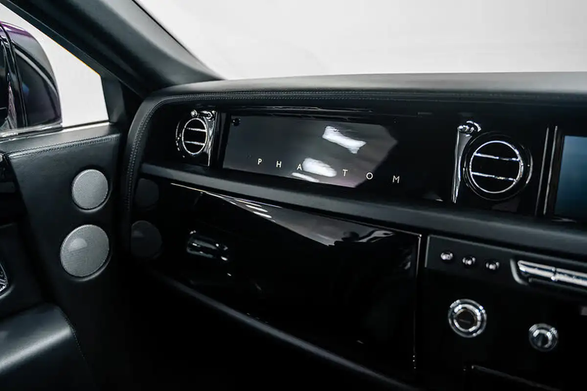 2012-rolls-royce-phantom-67-big-43