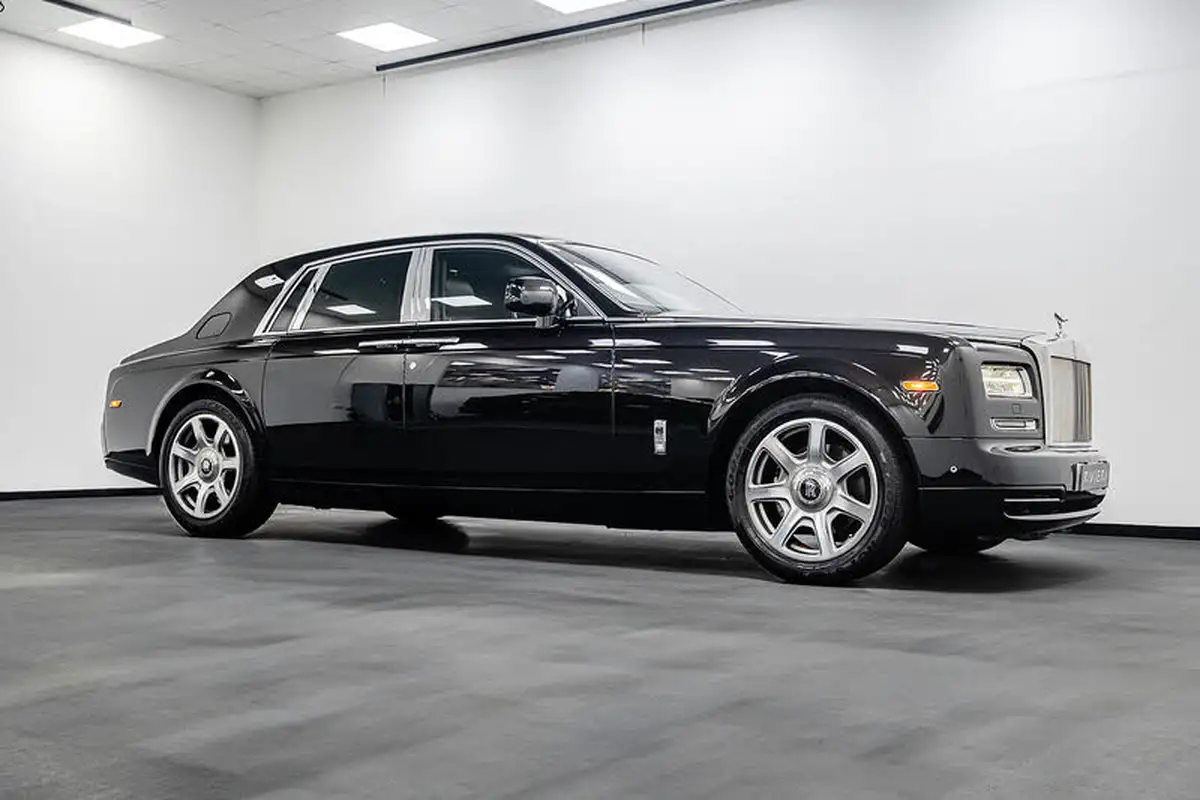 2012-rolls-royce-phantom-67-big-15