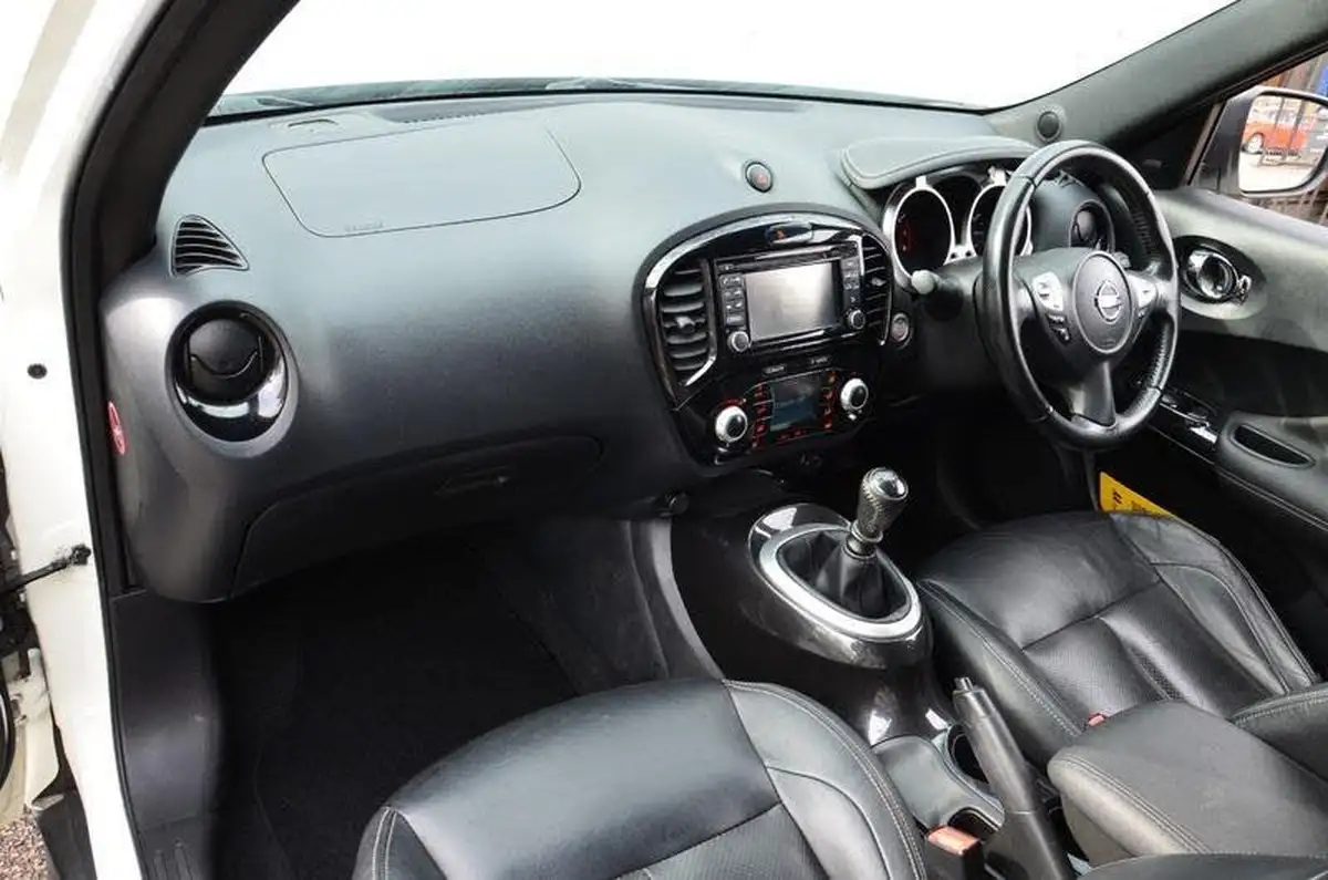 2015-nissan-juke-12-tekna-big-19