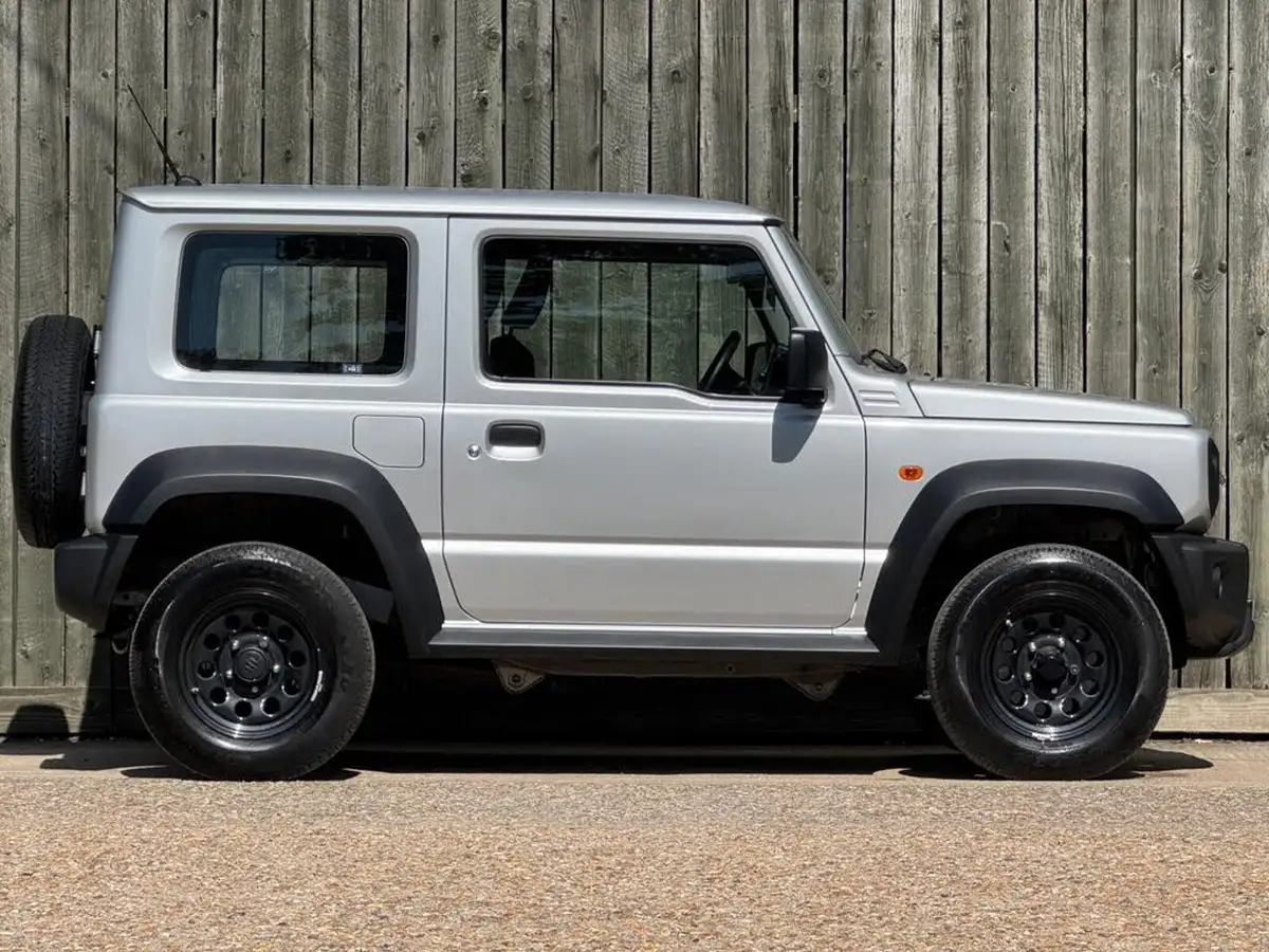 2022-suzuki-jimny-15-light-commercial-allgrip-big-23