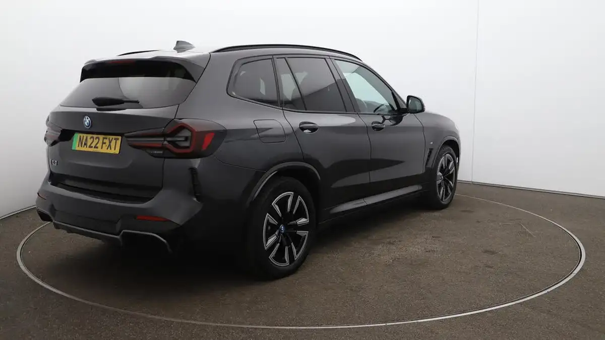2022-bmw-ix3-e-m-sport-big-58