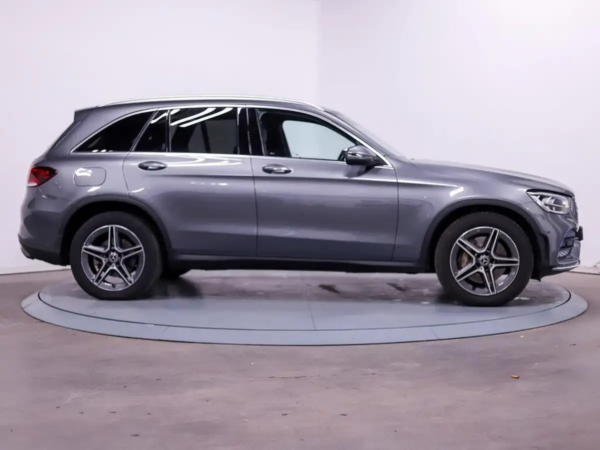 2021-mercedes-benz-glc-class-20d-glc220d-amg-line-station-wagon-5d-1950cc-4matic-plus-big-7