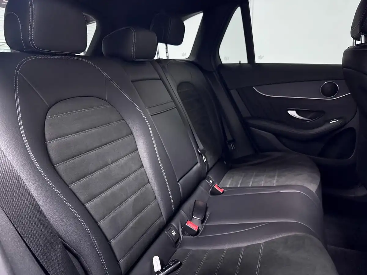 2021-mercedes-benz-glc-class-20d-glc220d-amg-line-station-wagon-5d-1950cc-4matic-plus-big-31