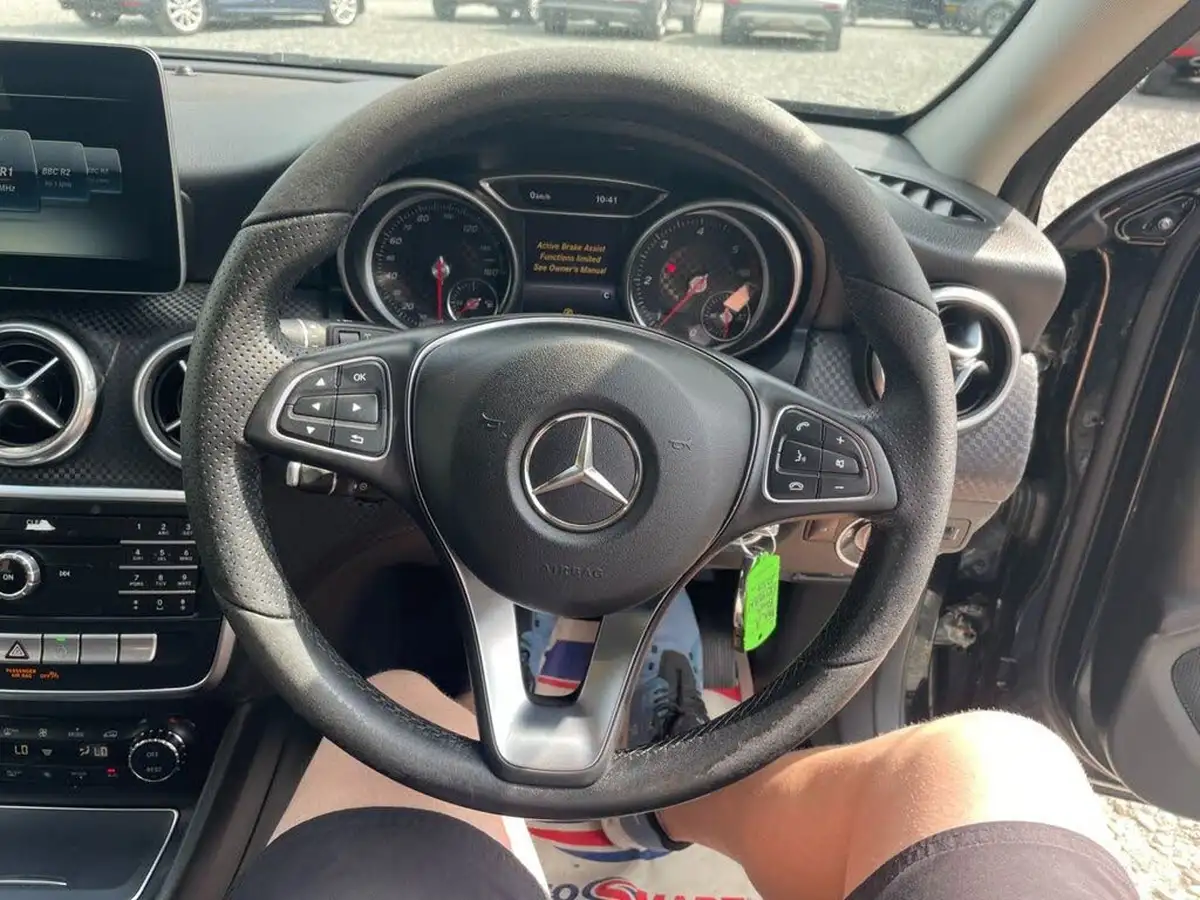 2017-mercedes-benz-a-class-15d-a180d-sport-ss-big-12