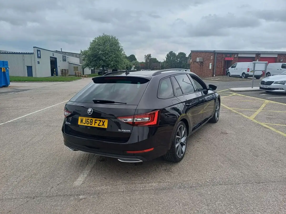2018-skoda-superb-20tdi-sportline-plus-190ps-estate-dsg-big-3