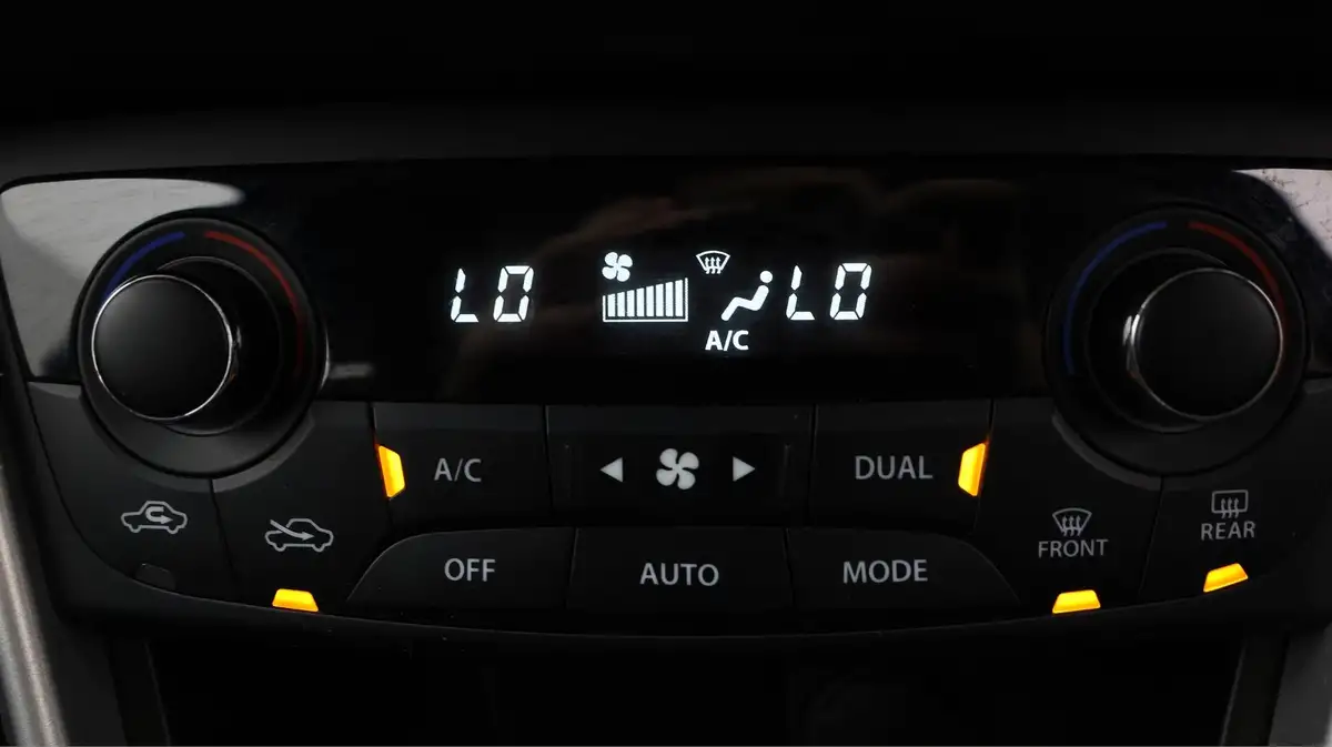 2021-suzuki-s-cross-14-boosterjet-sz4-big-12