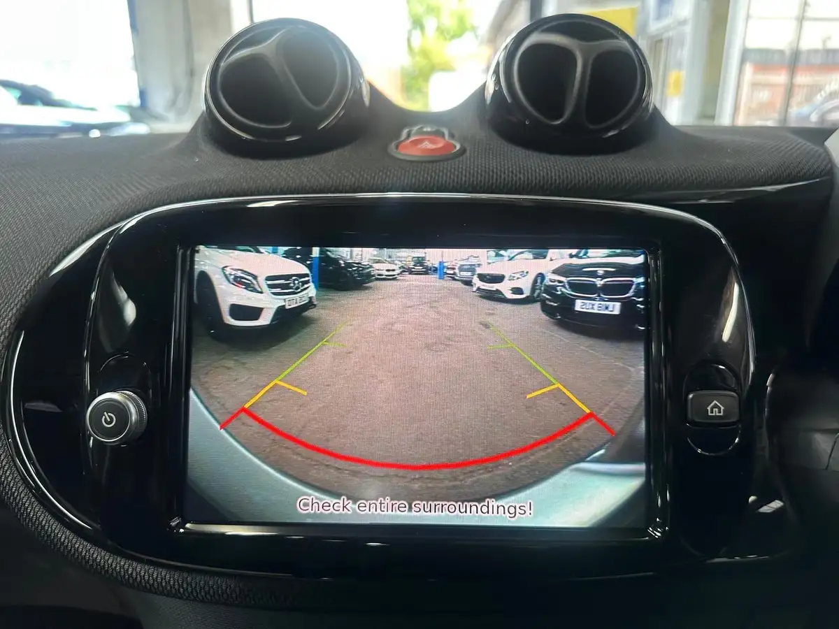 2021-smart-forfour-eq-exclusive-big-4