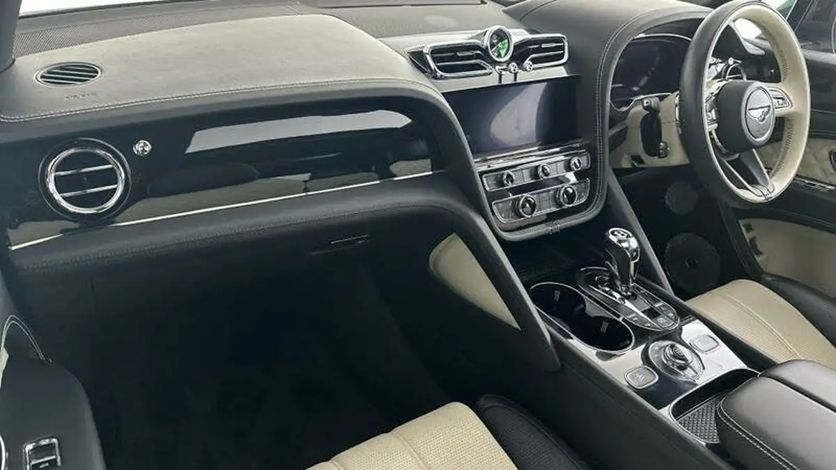 2021-bentley-bentayga-40-v8-big-3