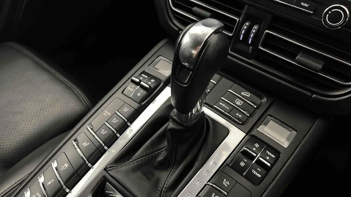 2020-porsche-macan-30-v6-s-big-18