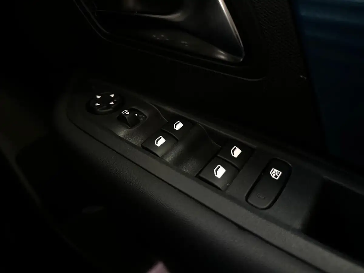 2022-citroen-c4-e-shine-plus-big-22