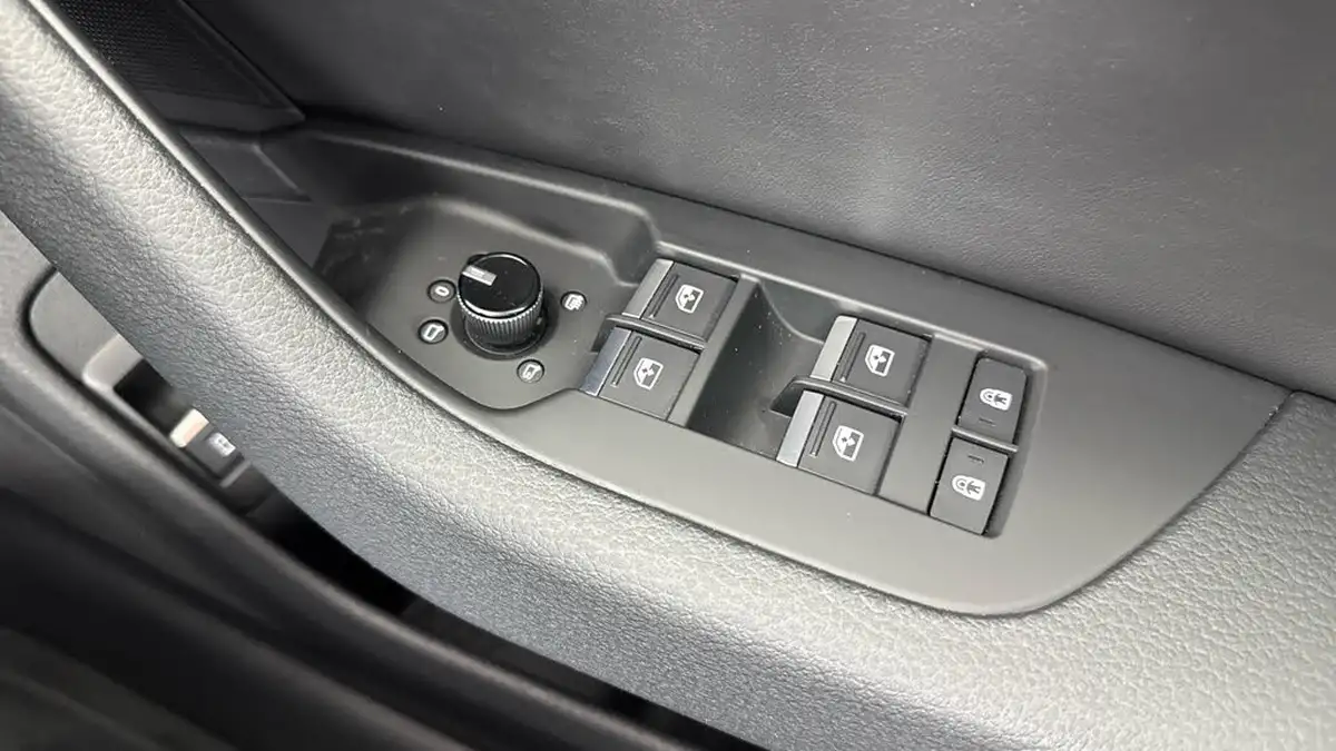 2020-audi-a6-saloon-20-50-tfsi-e-sport-big-24