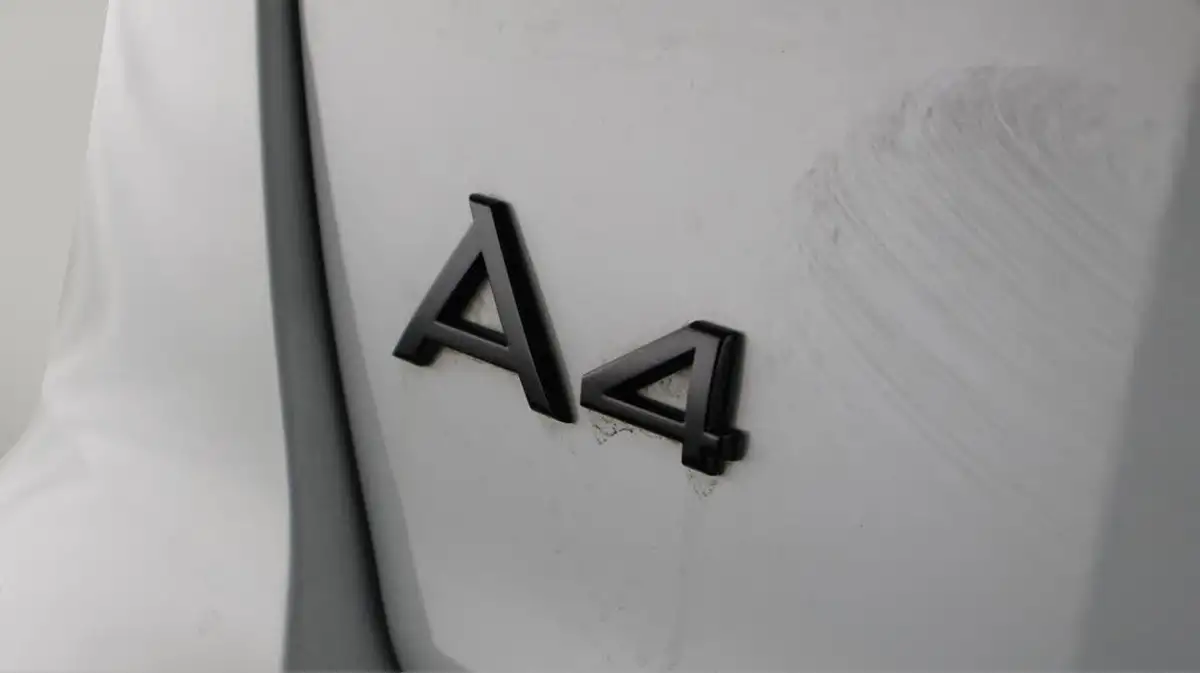 2022-audi-a4-avant-20-35-tfsi-black-edition-s-tronic-big-21