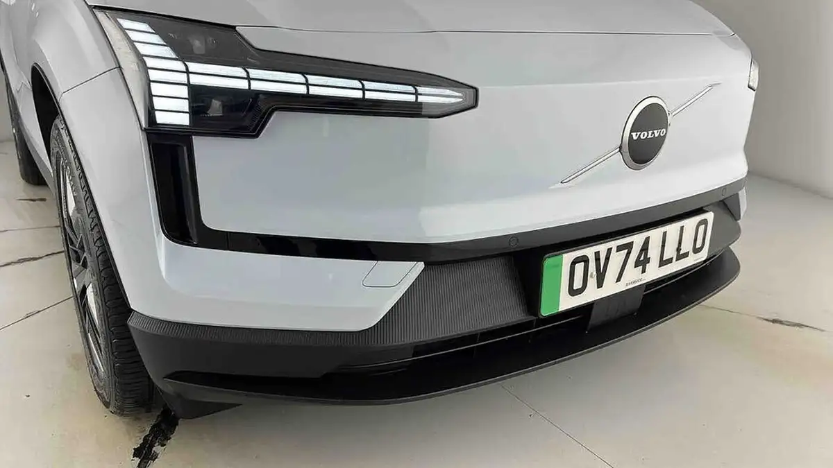 2024-volvo-ex30-e-single-motor-plus-big-24
